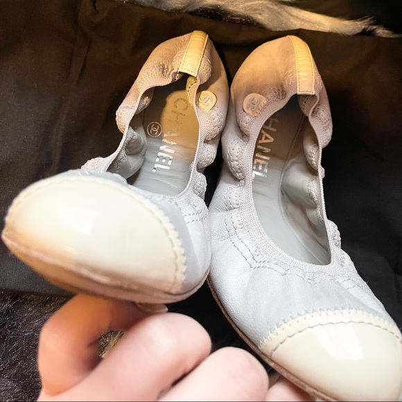 🔅 CHANEL Flats 🔅 - Picture 3 of 8